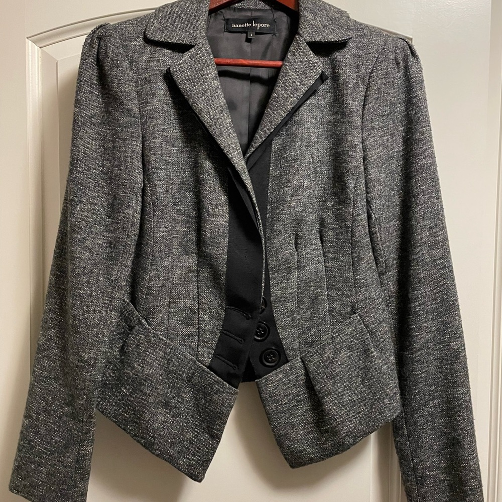 Beautiful blazer - Picture 1 of 4